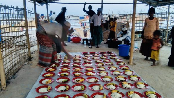 ロヒンギャ難民に食事提供しました【ザカート報告】