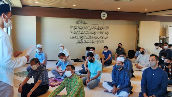 協力し合い、手を取り合い、お互いを補い合いましょう。