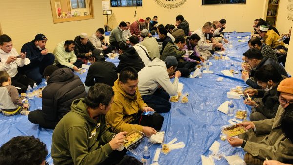 シシケバブ最高！：ウズベキスタン料理のイフタール・ディナー